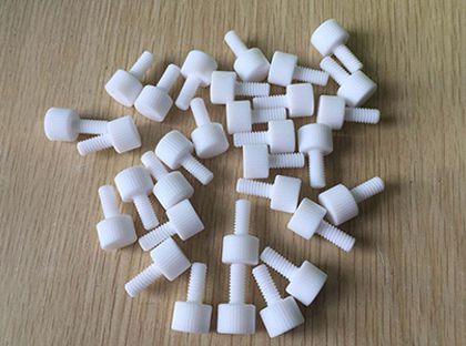 Lavorazione CNC di parti in plastica