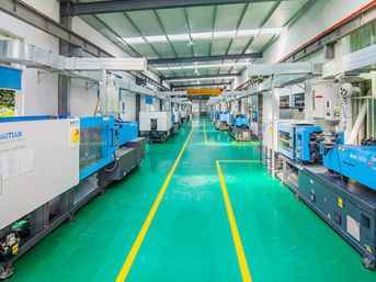 Laboratorio di iniezione plastica