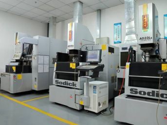 Laboratorio di costruzione stampi